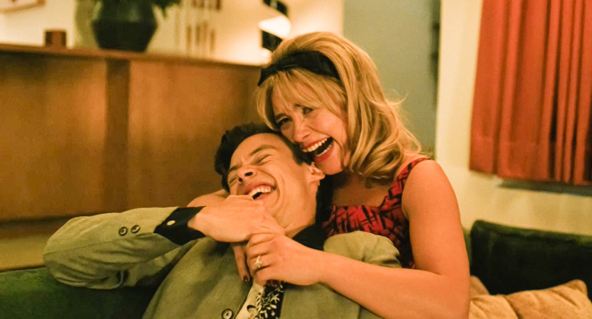 hsdaily's tweet image. “We were all brought so close by the bubble of the production. She was really a great supporter of his as someone who was newer to a film set. And he was such a great supporter of hers, as someone who understood it was her film.” — Olivia on Harry and Florence’s on set dynamic