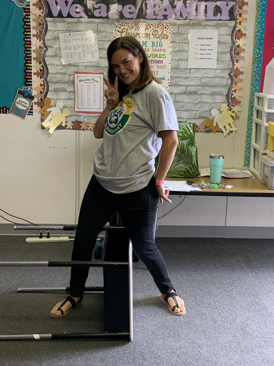 Jennife93884861's tweet photo. Working hard to get the room ready! Thanks Mrs. Hanson for stepping in for me while I am out! Your hard work and dedication are noticed and appreciated!! #SES #TwitterChallenge #FacebookChallenge
#EveryJourneyHasAGreatStory https://t.co/regJBaxys6