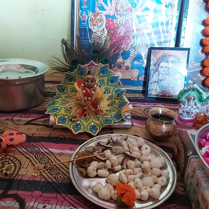 hsaini1133's tweet photo. #kanhachatpuja
#jaishreekrishna https://t.co/AMDSZvoCvn