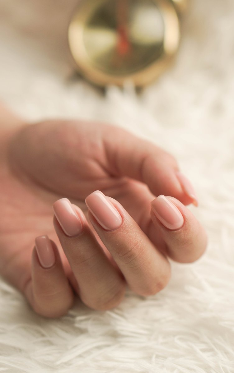 FT/PT Nail Technician/Beauty Therapist required, at NVQ Level 3. 2 years salon exp is req'd. Must be good team players with a passion for their work. Hours/days and salary to be discussed at interview.                                                CV to eviesretreat115@gmail.com