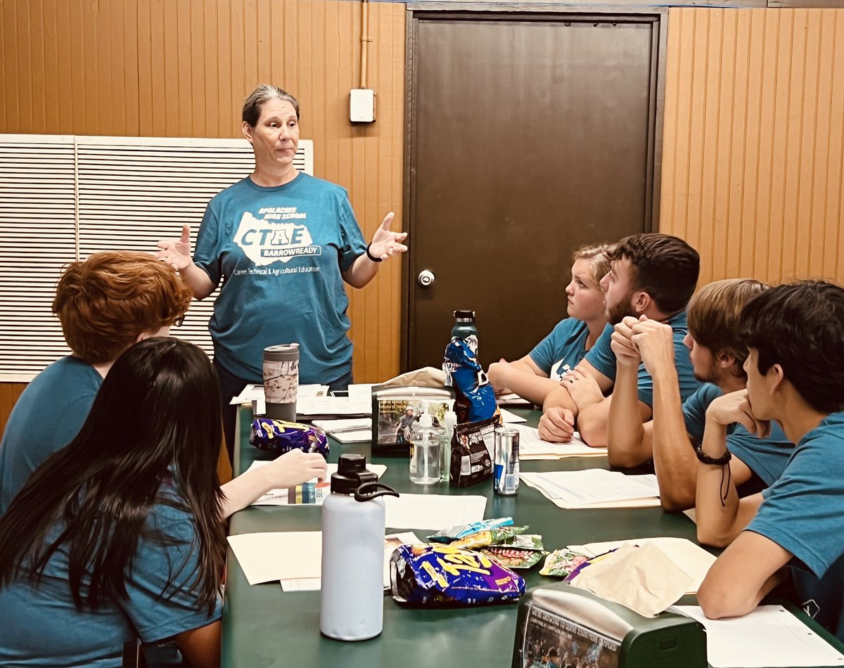 Barrow_CTAE's tweet photo. Great CTSO Leadership event put on by Appalachee High School today! All ctso officers are receiving training to take back to their clubs! @ApalacheeHS @BarrowChamber @BCSchools1 #CTAEdelivers https://t.co/kh5jSR6Tlb