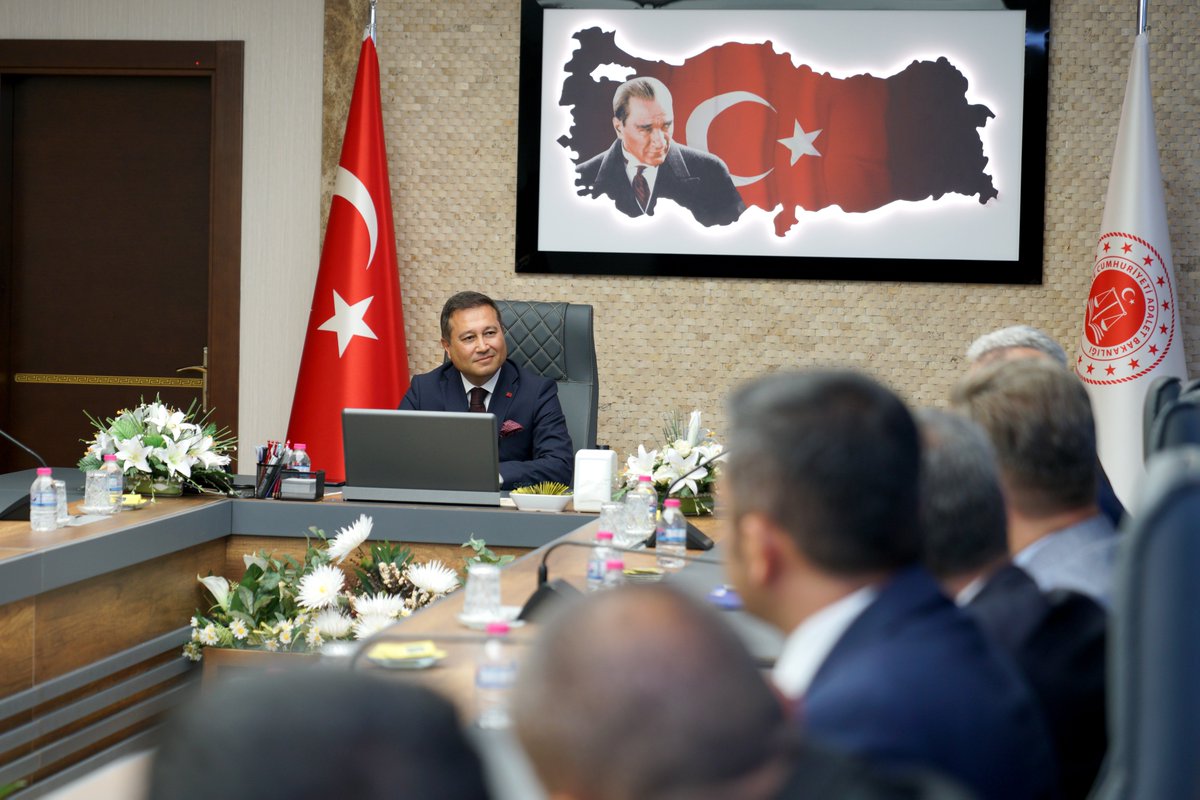 ctekurumsal's tweet photo. Genel Müdürümüz Sayın Enis Yavuz YILDIRIM (@YavuzEnis) Ankara'da bulunan ceza infaz kurumu müdürleriyle toplantı gerçekleştirerek, kurumların işleyişi ve yürütülen faaliyetlere ilişkin bilgi aldı. https://t.co/6E97Kc2Jnk
