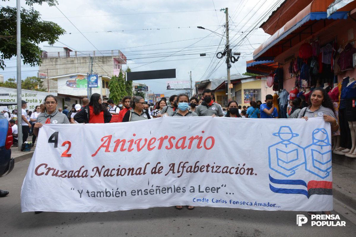 PrensaPopulr's tweet photo. 1/3 #Fotos📸| El departamento de #Esteli conmemoró con una alegre, colorida y cultural caminata el 43 Aniversario de la Juventud Sandinista y el 42 Aniversario de la Gran Cruzada Nacional de Alfabetización; reafirmando su compromiso de seguir trabajando https://t.co/6qNKUHyfeM