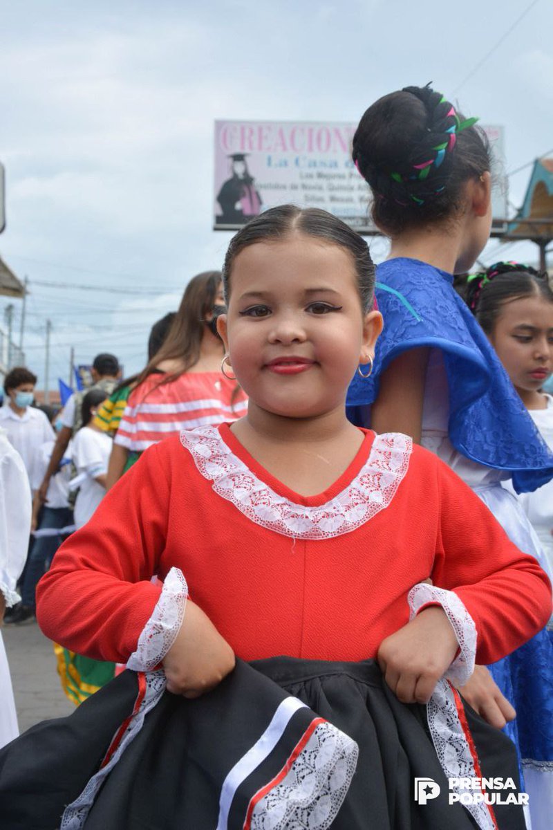 PrensaPopulr's tweet photo. 1/3 #Fotos📸| El departamento de #Esteli conmemoró con una alegre, colorida y cultural caminata el 43 Aniversario de la Juventud Sandinista y el 42 Aniversario de la Gran Cruzada Nacional de Alfabetización; reafirmando su compromiso de seguir trabajando https://t.co/6qNKUHyfeM