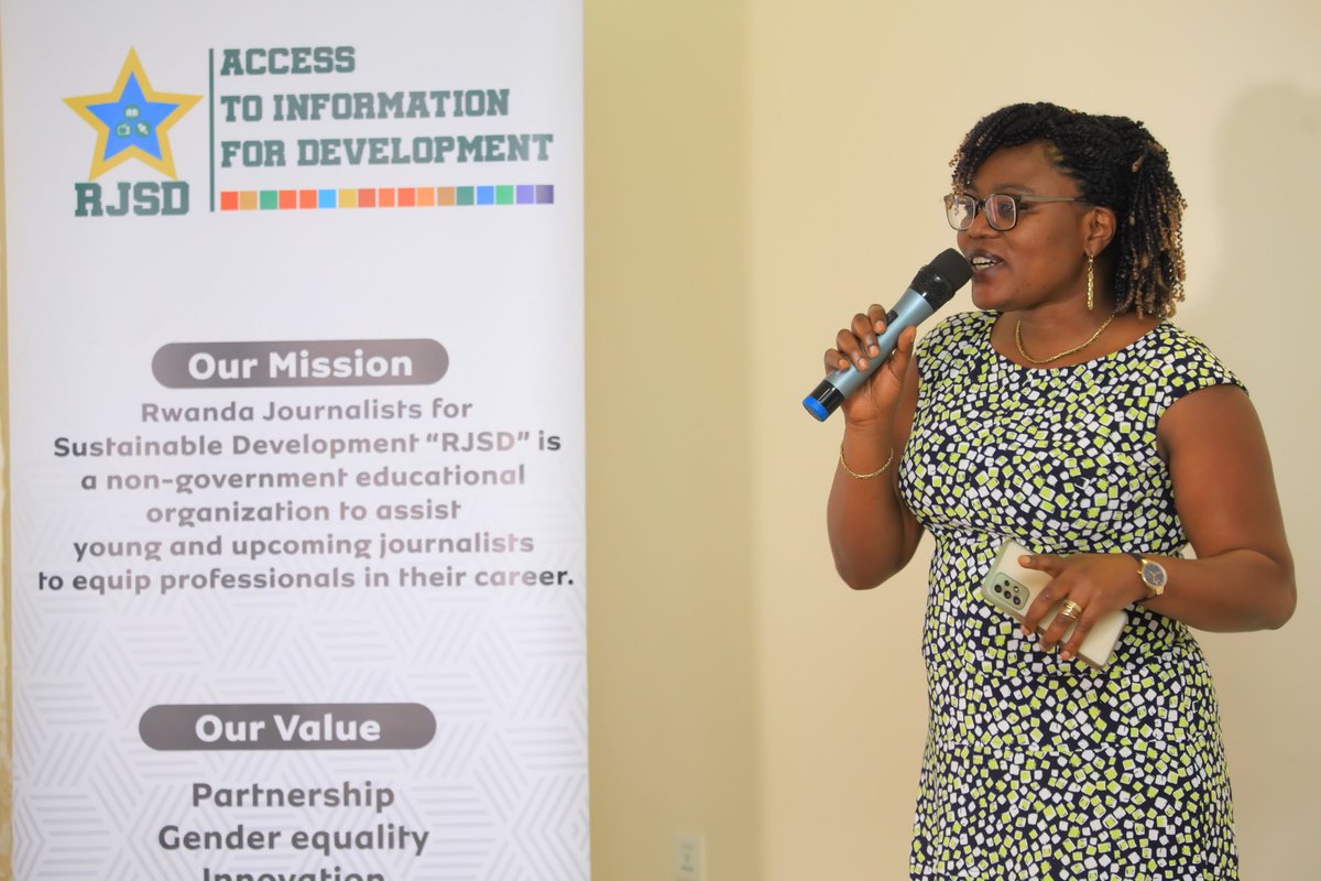 rwandajsd's tweet photo. #RwOT #HappeningNow
@EmmaClaudine sharing experience on #STIs reminded covering health related news stories doesn't cost much.
π¨Live @rwandajsd #JournalistsTraining2022 here: https://t.co/3uEQCI8laQ https://t.co/tJIz34wX0b