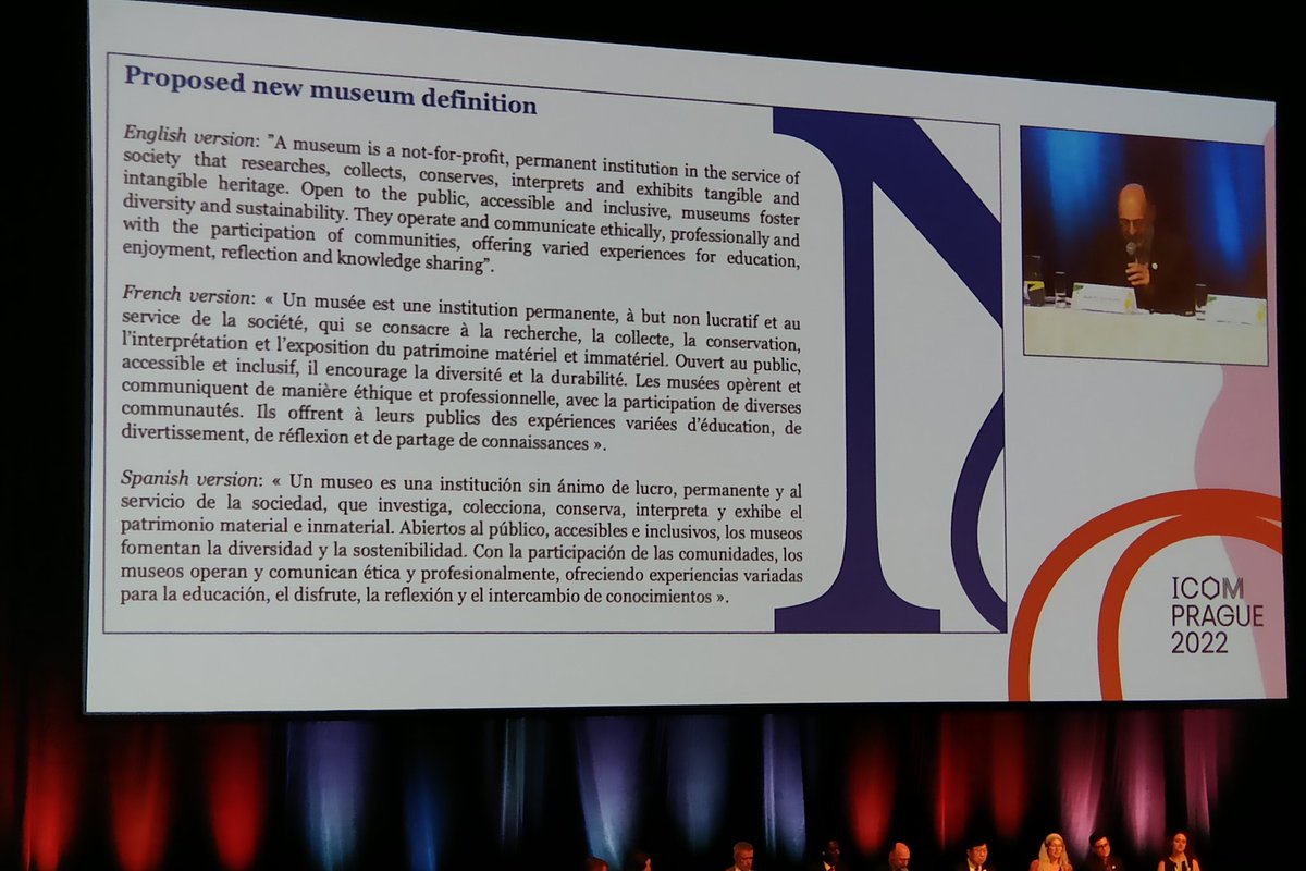 Le Président de l'ICOM présente la nouvelle définition dans les 3 langues officielles