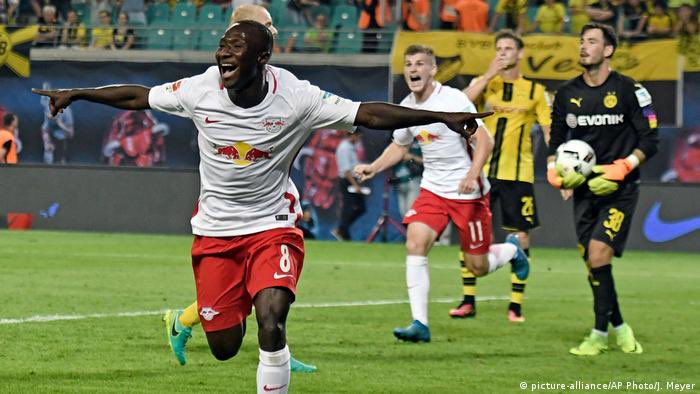 footfactorygn's tweet photo. 🔴 Le Borussia Dortmund serait intéressé pour signer le Capitaine du Syli 🇬🇳 Naby Keita. 

⁉️Une bonne option pour Naby ? https://t.co/Yt1sG4lIad