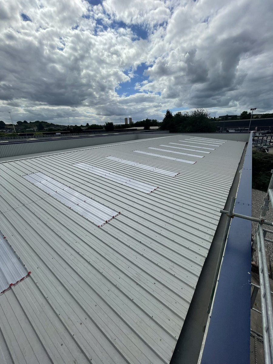 DimestageUK's tweet photo. Great to finally complete the strip and new quad core roof in Leeds. Just all the internal and external works to finish another great project. #construction #leeds https://t.co/bY7M6rbhxS