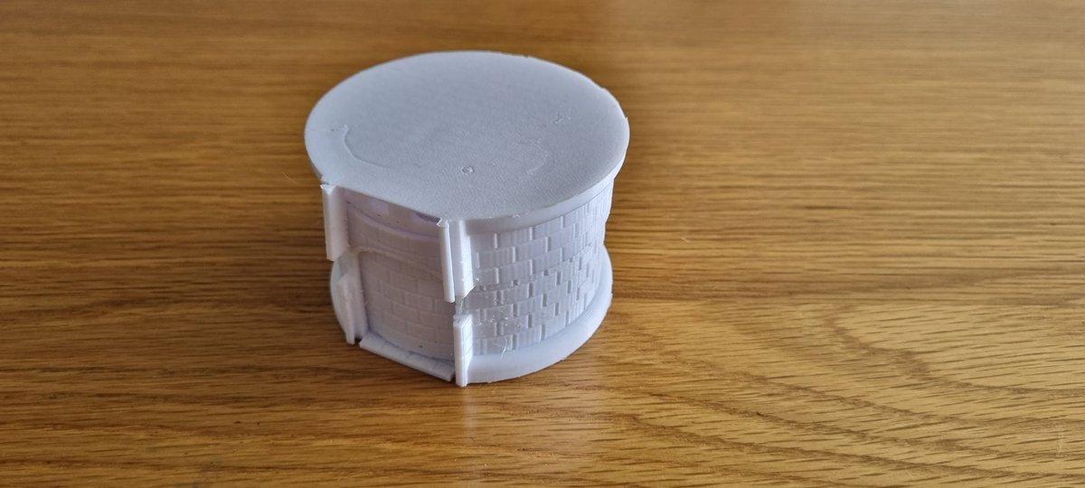 HamsterPrints's tweet photo. Collapsible dice tower for a friend's birthday present. Allows him to easily transport. #3dprinting #dungeonsanddragons https://t.co/qOniXE4HPX
