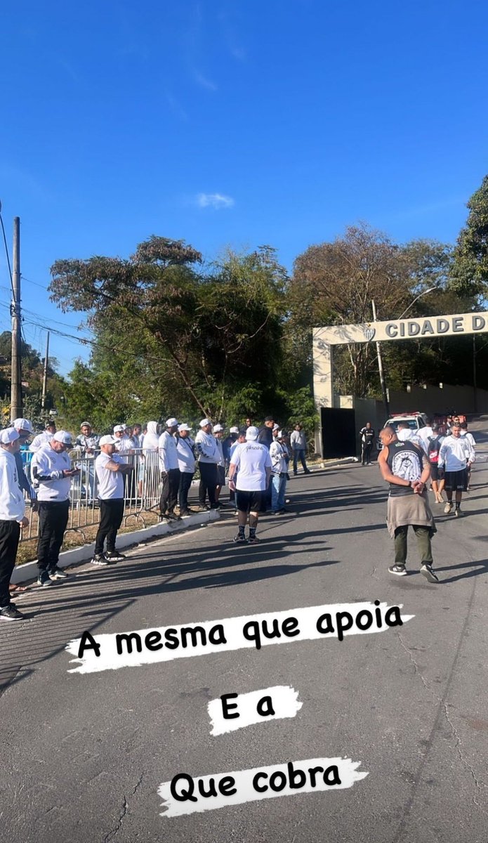 tog_oficial84's tweet photo. A mesma do AeroGalo,da Rua de Fogo, dos mosaicos, dos 90 minutos sem parar. Ela mesmo está aqui cobrando compromisso e comprometimento https://t.co/NYAPeQVeWi