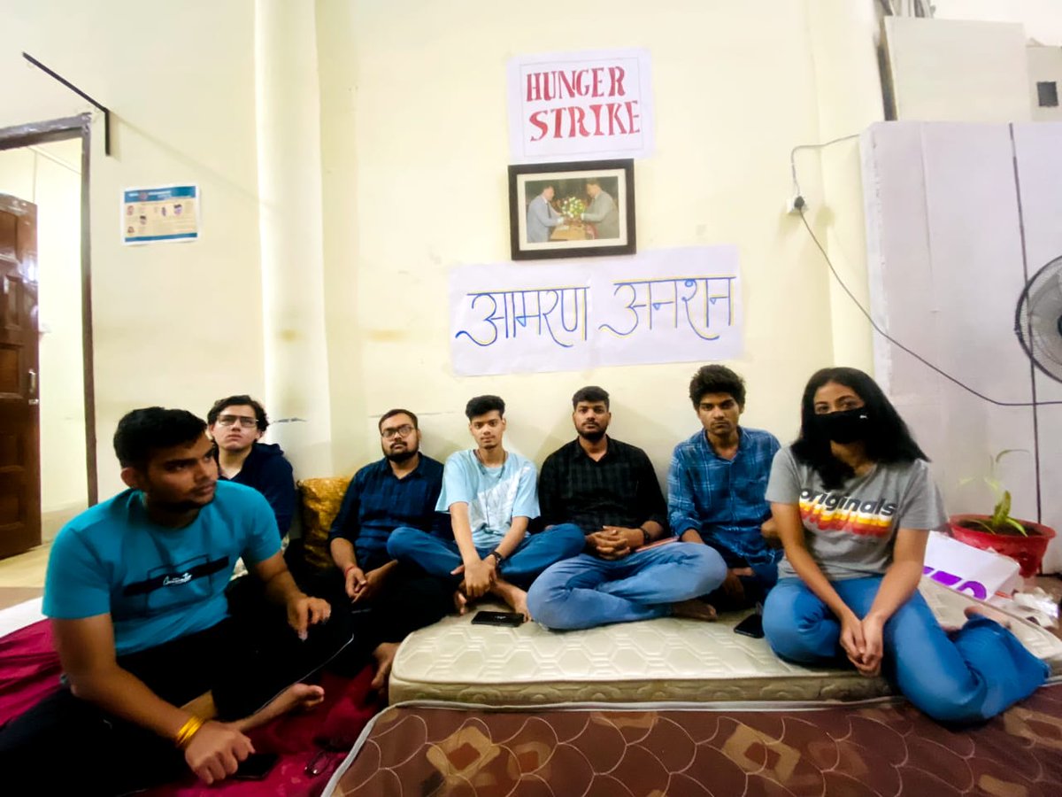 divvyannshuu's tweet photo. Protest Day -8
Indefinite Hunger Strike Day-1
#dnlu_protest #dnluprotests #vcdown https://t.co/dQSLHuGtS0