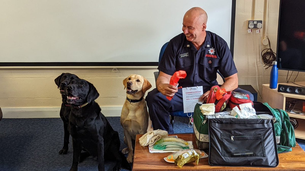 Lancashire USAR (@lfrs_usar) on Twitter photo Back to basics this morning with some first aid training with our resident experts <a href="/firesearchdogs/">LFRS Fire Search and Rescue Dogs</a> #whosteachingwho Back to basics this morning with some first aid training with our resident experts <a href="/firesearchdogs/">LFRS Fire Search and Rescue Dogs</a> #whosteachingwho