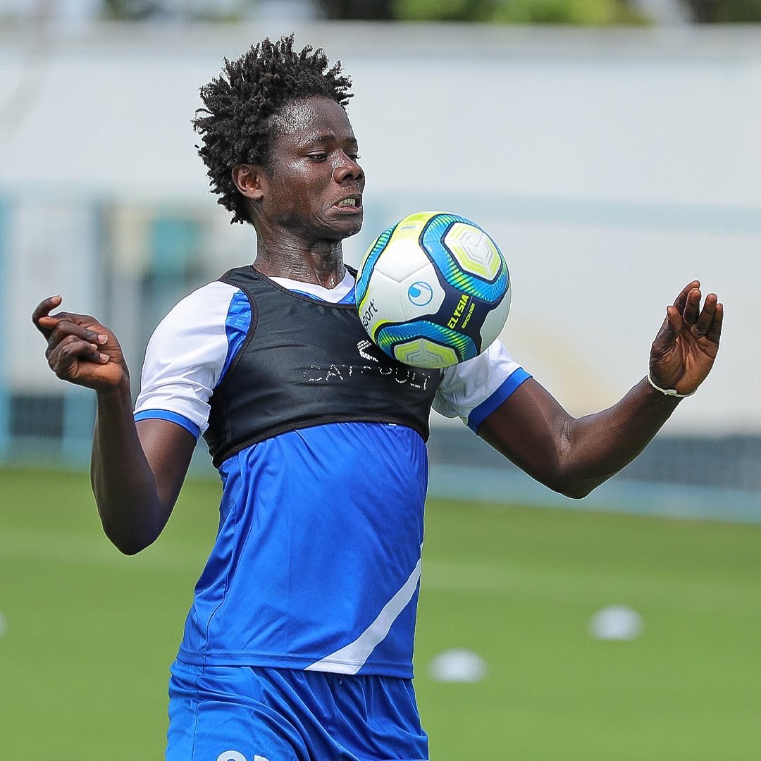 azamfc's tweet photo. #BackInTraining Vijana wamerejea mazoezini leo Jumatano asubuhi, wakianza maandalizi kuelekea mechi ijayo ya ligi dhidi ya Yanga.
@Yusufbakhresa @AbdukarimAmin
#weareazamfc #timuborabidhaabora https://t.co/2t4aEgKdQe