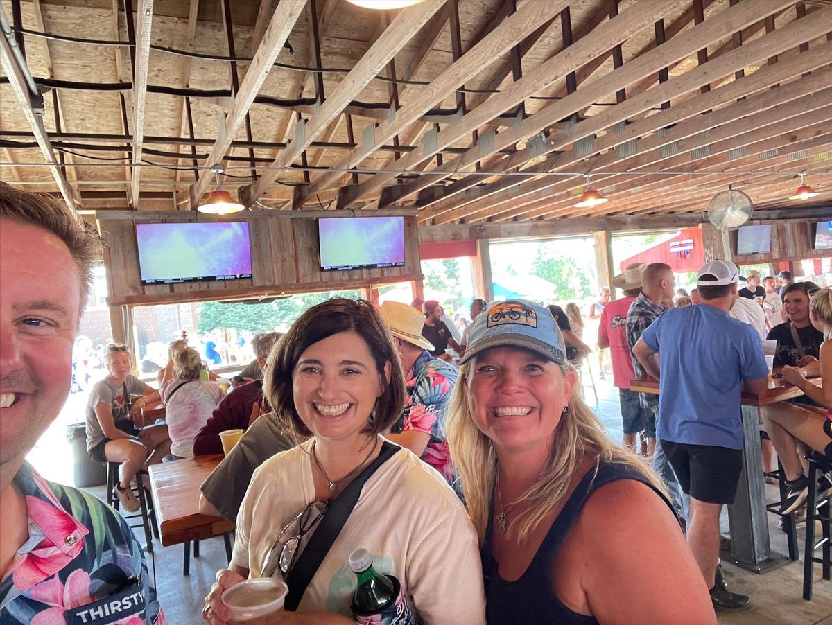 ThirstyPigs's tweet photo. #summerpics #atthefair #summermemories @IowaStateFair #summervibes #summerfun #blockbustersmiles #iowafun #thirstypigs #thirstypigseverywhere https://t.co/14oqZNTH2Y