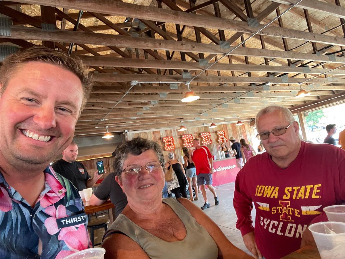 ThirstyPigs's tweet photo. #summerpics #atthefair #summermemories @IowaStateFair #summervibes #summerfun #blockbustersmiles #iowafun #thirstypigs #thirstypigseverywhere https://t.co/14oqZNTH2Y
