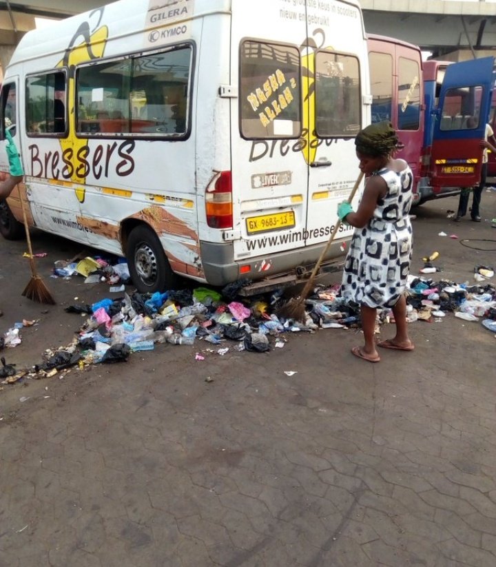 PapaTankas's tweet photo. Endeavor to #GetaBin and be encouraged to do the right thing. From the streets, our work place and homes. Have that positive mindset to keep your space clean fr a better Ghana ๐ฌ๐ญ.
#TankasBinit ๐ฎ
China mall @irecopltd https://t.co/2KdrQlPo9N