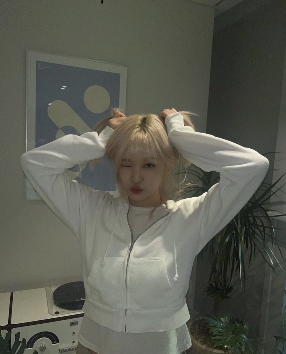 twice_aka1's tweet photo. 🫠 https://t.co/0fs26HH1EU