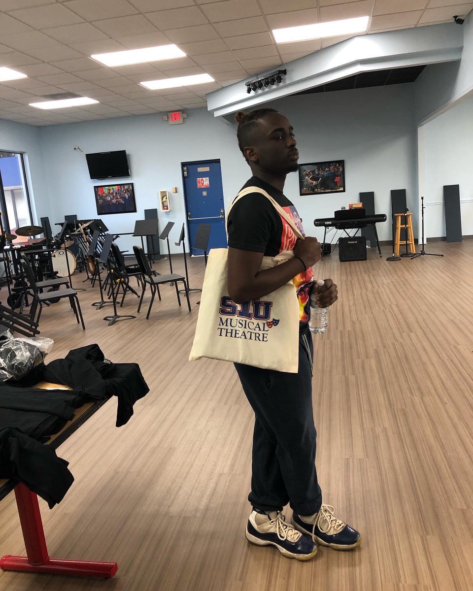 stutheatre's tweet photo. Sporting off our new Musical Theatre swag! #totes #gotmusic #danceshoes #instruments https://t.co/SluOZj7r0J