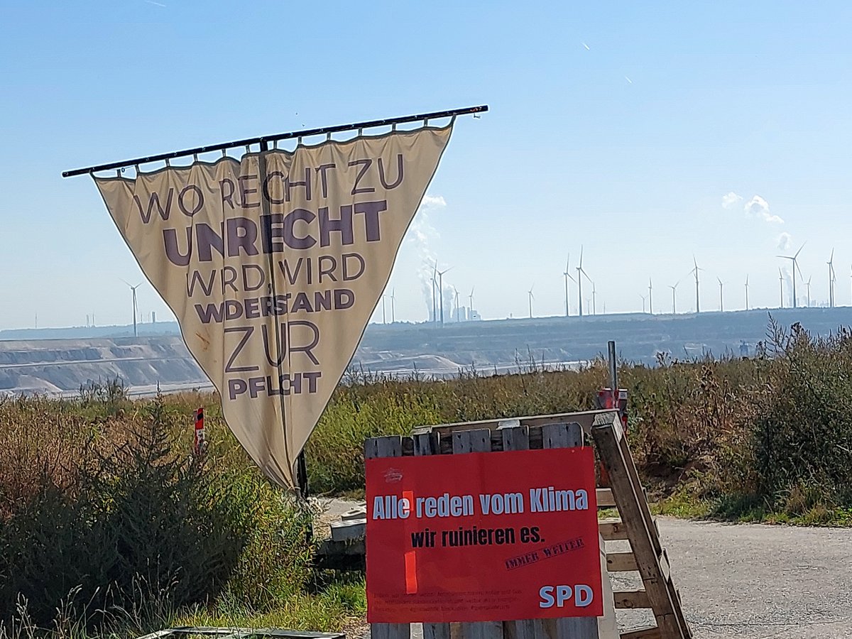 grenzgaenge's tweet photo. #Garzweiler #FUCKRWE #tagebauhambach
#fuckfossilfuels #fuckfossil #fuckshell
#lastgeneration #endegelände #extensionrebellion #fridaysforfuture
#alledörferbleiben https://t.co/WstrltDCaX