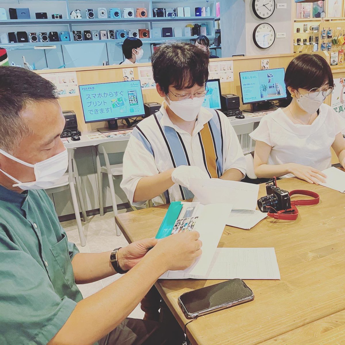 yurukame_photo's tweet photo. HOW TO FILM vol.2📸活動レポート
フィルターで撮った写真、どうなってるかな〜とわくわくです。
#ゆるカメ写真部 #ゆるカメ #HOWTOFILM https://t.co/0XDtX2b5HY