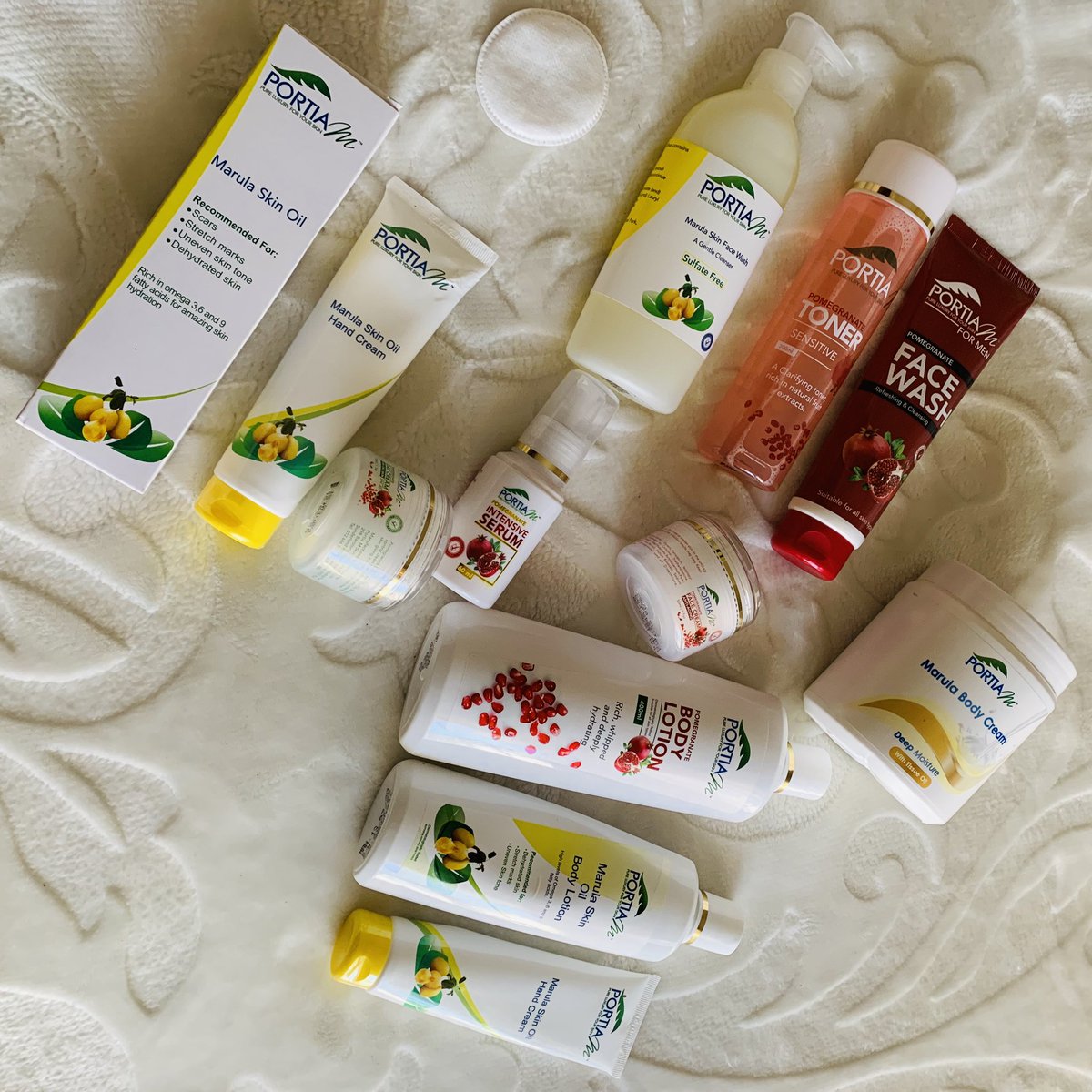 PortiaM_Skin's tweet photo. Glowers🧚♀️…let’s celebrate with glowers who have just started and bought the products ✨🤝🛒
Show Off your Portia M products under this post✨🌼🌹
#ShowOffPortiaMProducts
#PurchaseStopper
#Moreki
#sharetheglow
https://t.co/qHZhwHbIgO https://t.co/yfitWlqrAu