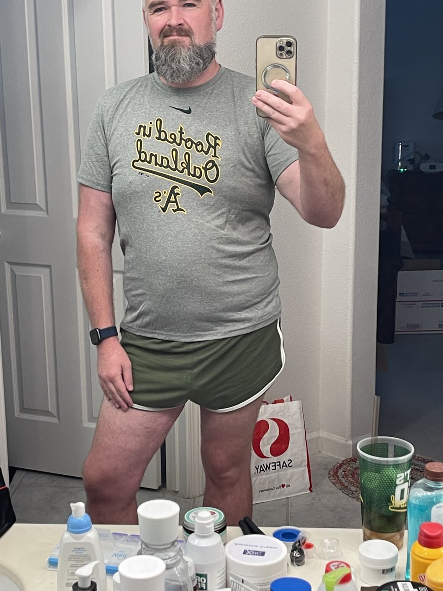 CaliFFuzzyBear's tweet photo. Daddy outfit activated https://t.co/UuBWKfSqY9
