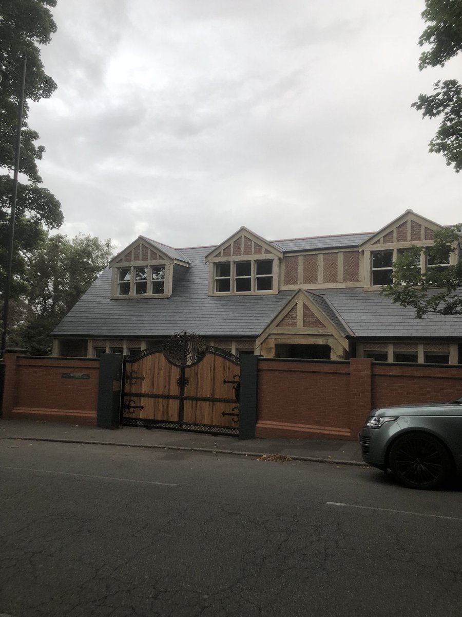 House a few doors down from mine has just been renovated and I want it