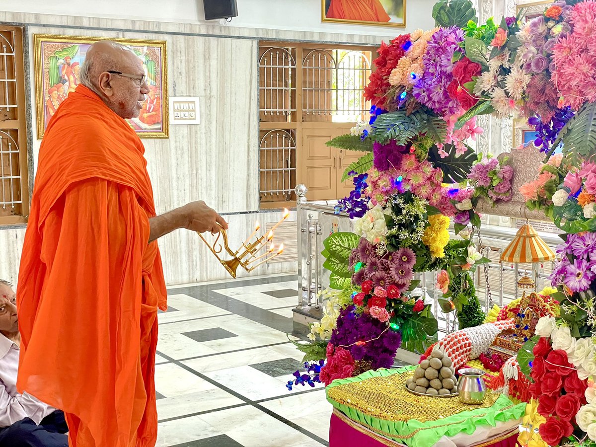SGadiVadodara's tweet photo. #RamanandSwami Chathi Celebration at Shree Swaminarayan Mandir Vadodara
#SwaminarayanGadi
#AcharyaSwamijiMaharaj
#SgadiVadodara
#VadodaraMandir
#RamanandSwami
#Chathi https://t.co/lyf2h5aQlk