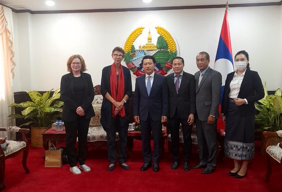 gretelochen's tweet photo. #FarewellCall with https://t.co/5dvp2Q2F7p&amp; FM Saleumxay Kommasith, Lao PDR🇱🇦,close friend of #Norway🇳🇴#ClusterMunitionConvention  #Mineaction @NorwayMFA proud to assist through @NPAdisarm @MAGsaveslives @COPELaos #SDGs #ProtectionOfCivilians https://t.co/vKNJ6BYZcn
