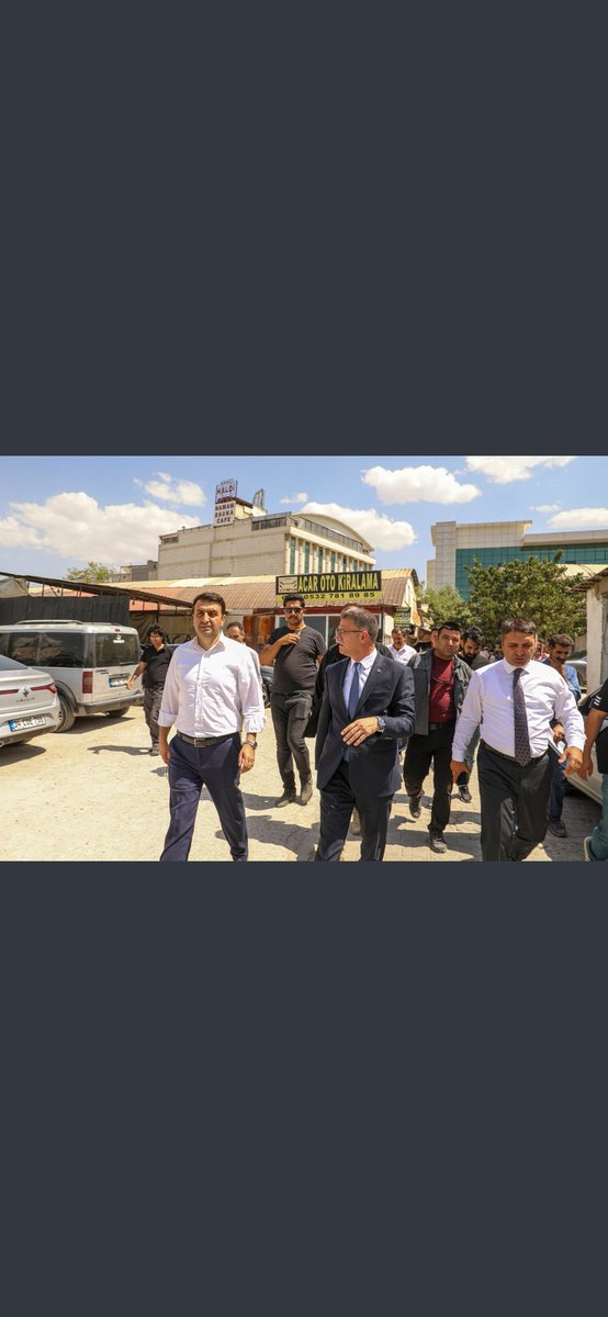vanmisircarsisi's tweet photo. Valimiz Sn. Ozan Balcı, Mısır Çarşısı'nda bizi ziyaretinden dolayı teşekkür ederiz.

Valimiz, Mısır Çarşısı yöneticileri ile yaptığı görüşmede, özgün bir proje çalışmasıyla çarşının açılarak ekonomiye ve turizme kazandırılması için çalışma yapılması talimatlarını verdi. https://t.co/c2pZLyG2QT