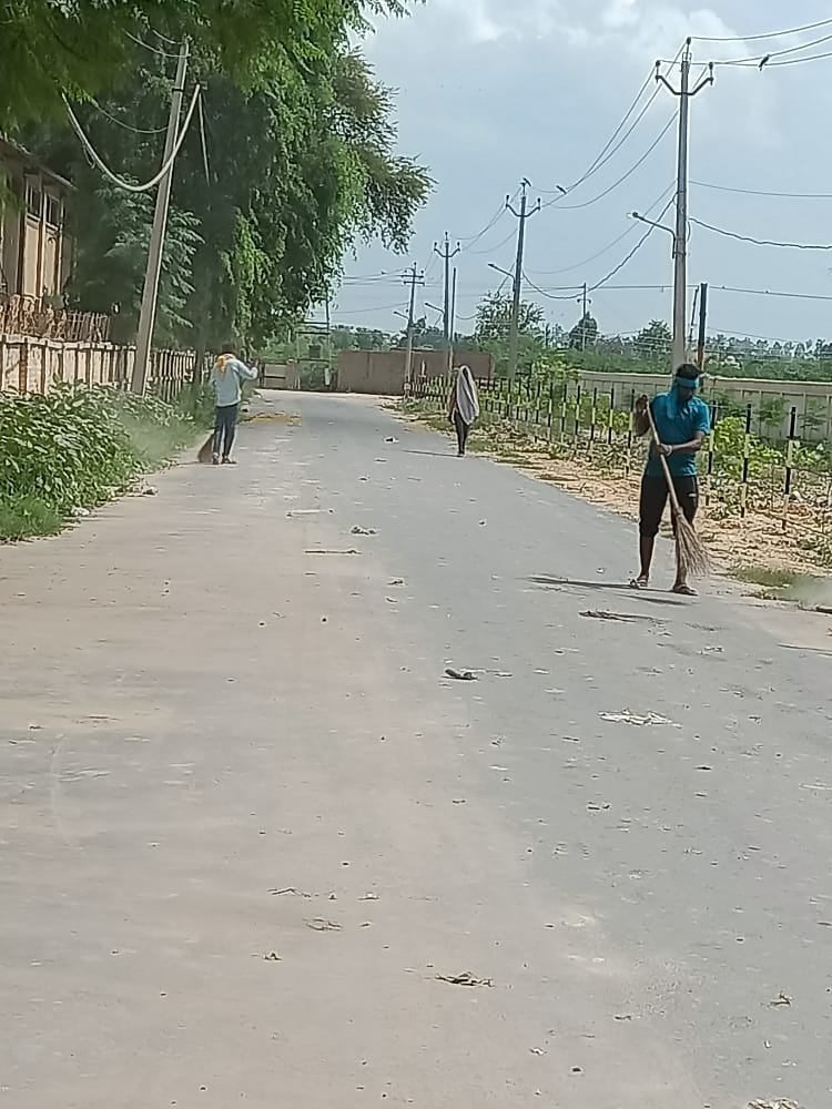 aboharchokho's tweet photo. Cleanliness Drive at Daily Basis. Main roads Clean #pmidc ##SwachhSurvekshan2023 #ulbcode800214 #ulbabohar #pmidc #swachhabohar #SwachhBharat #SwachhBharatMission #ulbcode800214 https://t.co/z0bPFR2GxI