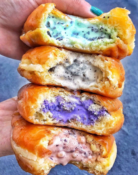 B0SSLADY356's tweet photo. OMG... 🤦🏽♀️ These Ice Cream-Filled Donuts Look amazing...😳 #Donut #icecreamoutnow #WoW #looksamazing #yummy #Cheat #yikes #justalittle https://t.co/Yerdr9R2Xf