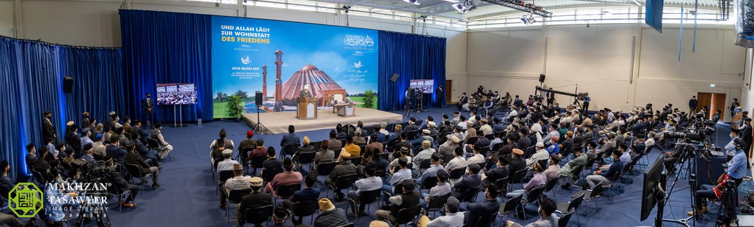 pressahmadiyya's tweet photo. 📢  PRESS RELEASE 

“If a nuclear war erupts, there will be such havoc and destruction that nobody can fathom it.”

His Holiness highlights Islam’s principles for establishing lasting peace as Germany Jalsa 2022 concludes.

Full PR: https://t.co/U5dSMzUuUh https://t.co/KXer3Slo9h