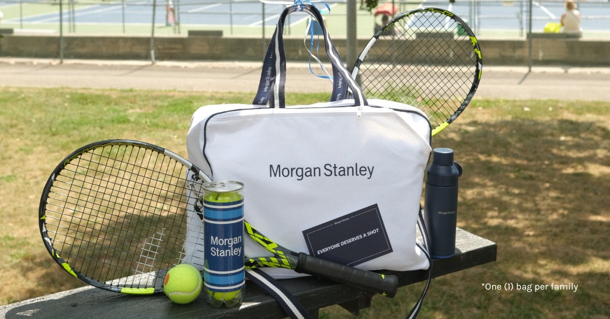 leylahfernandez's tweet photo. Hello New York! Pumped for an exciting week here 💪 but first, dropped something special for 4 lucky people in Queens.
📍Alley Pond Park
Tag me & my sponsor @MorganStanley if you find one! #MSGivesBack https://t.co/gOjqaUmv1b