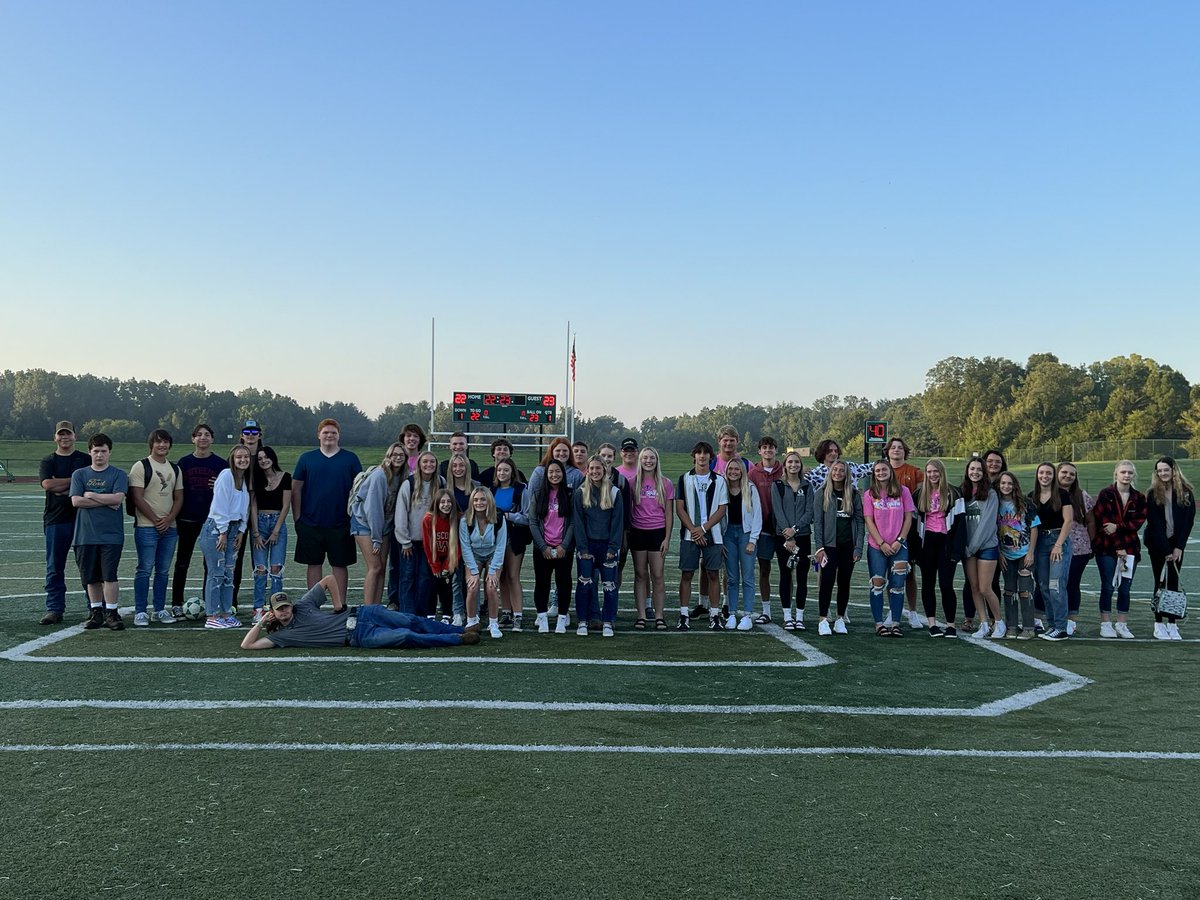 OlivetHS_Eagles's tweet photo. The OHS Class of 2023 coming together to watch the sun rise on their senior year.  There are great things ahead and we are all excited to watch you shine. #EagleNationPRIDE https://t.co/EZCKRM2dse