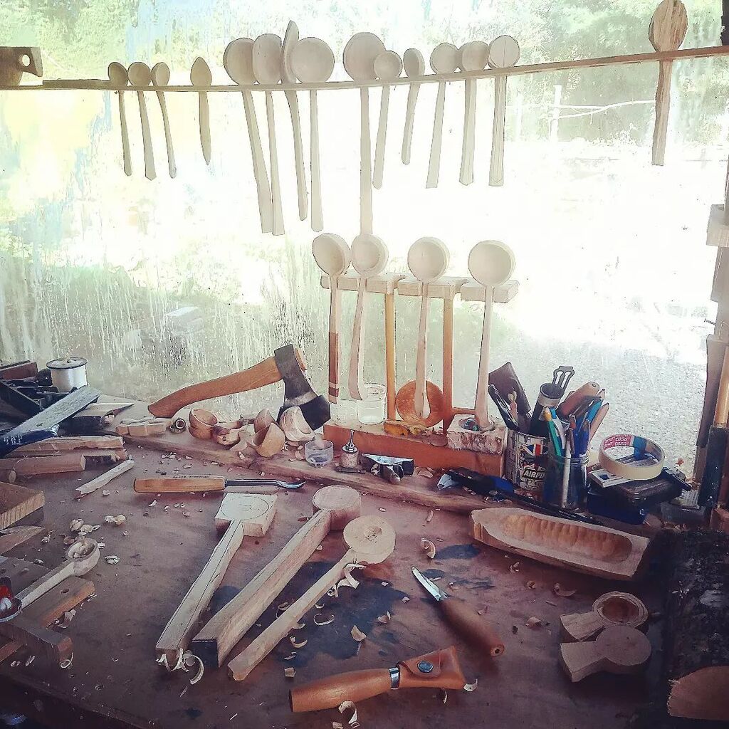 handCraftHouse's tweet image. More tales from the workbench...

Cooking spoons being roughed out and a lot of spoons that need finishing. 😄

🛠️

#workbenchwednesday #handmadecrafthouse #ontheworkbench #handtools #madetobeused #familymadefamilybusiness #cookingspoons #servingspoon… instagr.am/p/Cho-Xq4j1pS/