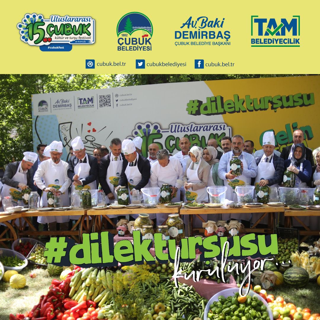 Sevgili misafirlerimiz ile belediye başkanımız festival günü açılmak üzere dilek turşularını kuruyor.. #uluslararasıçubukkültürveturşufestivali #çubukbelediyesi #çubuk #festival #basınlansmanı #dilekturşusu
