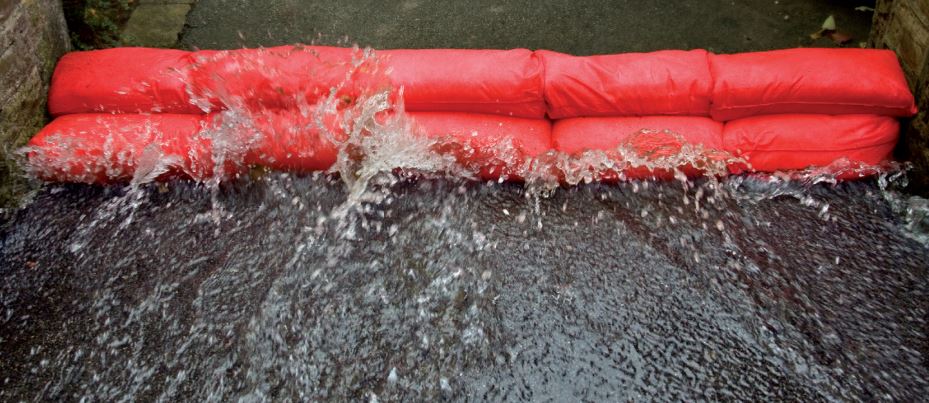 ParkingDirect's tweet photo. Be ready for the future with flood protection that can be stored for 5+ years.  Innovative design to keep your property safe when you need it from @gravitasint 

https://t.co/u2z7goruya

#floodprotection #floodbarrier #hydrosnakes #hydrosacks https://t.co/e9Jln3hByP