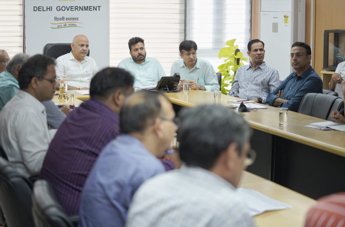 msisodia's tweet photo. .@ArvindKejriwal सरकार के दिल्ली में 11 नए विश्वस्तरीय अस्पतालों का निर्माण युद्ध स्तर पर जारी है

10000 बेड्स की कुल क्षमता वाले ये अस्पताल अगले साल तक बनकर तैयार होंगे, ये सुनिश्चित करने के लिए हर 15 दिन में ऑन ग्राउंड इंस्पेक्शन भी करेंगे

दिल्ली का काम किसी हाल में नही रुकेगा https://t.co/fHlXsqh5oi