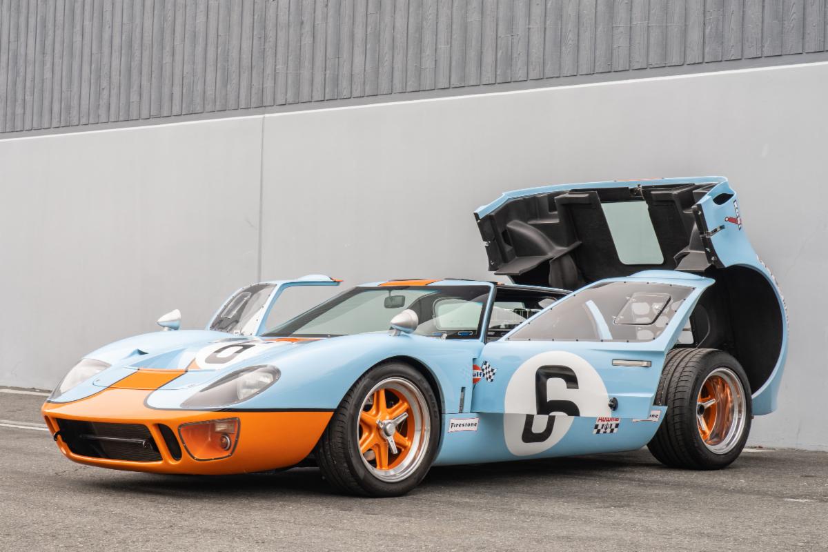 HillbankUSA's tweet photo. A Gulf Liveried GT40 won the 24 hours of Le Mans in 1968 and 1969, cementing the sports car's place. Learn More https://t.co/vR8nxp6gRL
#gt40 #gulfgt40 #gulf #exoticcar #performancecar #legendarycar #gt40forsale #superformance #60scar #fordpowered https://t.co/P4gyJq0eyM