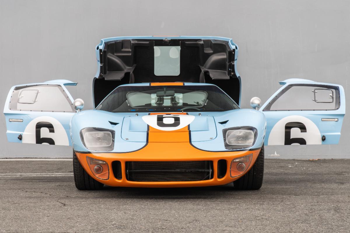 HillbankUSA's tweet photo. A Gulf Liveried GT40 won the 24 hours of Le Mans in 1968 and 1969, cementing the sports car's place. Learn More https://t.co/vR8nxp6gRL
#gt40 #gulfgt40 #gulf #exoticcar #performancecar #legendarycar #gt40forsale #superformance #60scar #fordpowered https://t.co/P4gyJq0eyM
