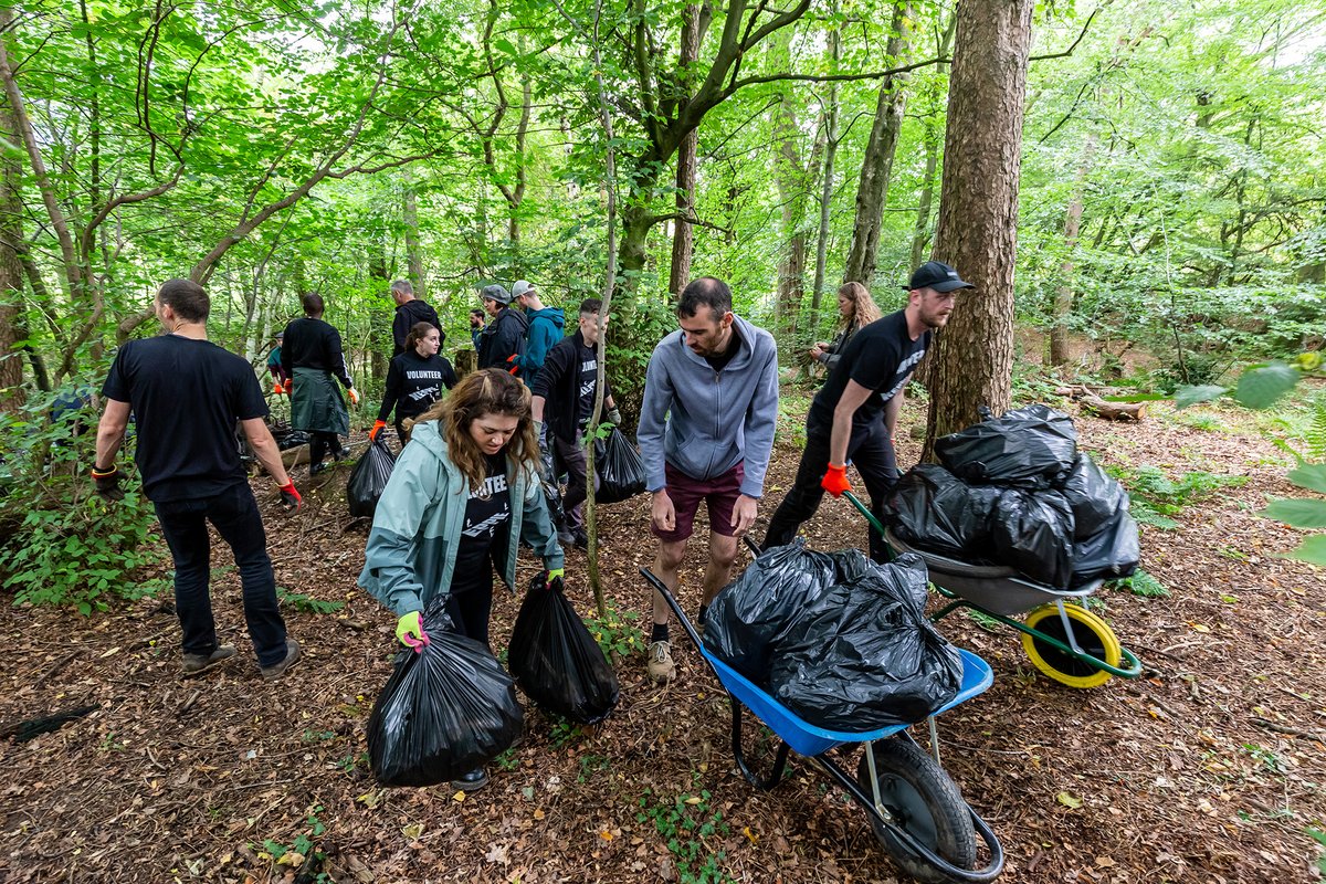 Last Friday we had great day volunteering at Dean Castle Country Park, helping the Rangers from @EALeisure Trust, assisting with hedge planting and birdhouse building. #keppie #teamkeppie #volunteers #volunteering #esg #environment #biodiversity #community #sustainability