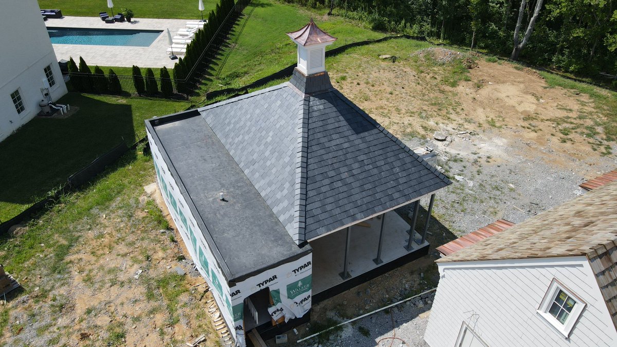 myfloridaroofer's tweet image. Making significant progress on our client's cedar and slate roof with copper flashing and gutters. This roof is coming out excellent. Architect- Cathryne Tracy Sloan | Builder- Hearington Homes, Inc. #cedarroof #slateroof #copperflashing 🏘️ 🔨