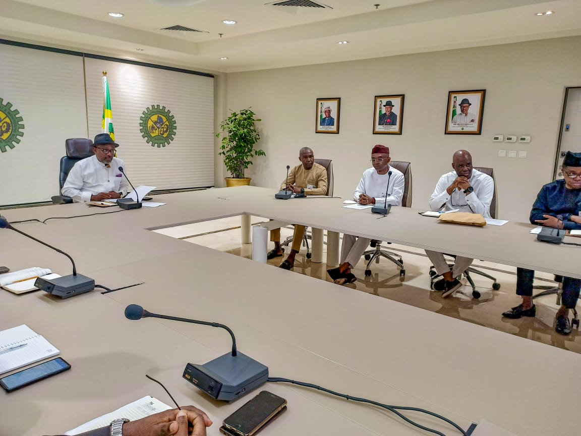 officialnlng's tweet photo. Happening Now!
NLNG's MD, Dr. Philip Mshelbila @mshelbilap and Deputy MD, Olalekan Ogunleye, @OlalekanOgunle7 led a delegation on a courtesy visit to @OfficialNCDMB management, led by Engr. Simbi Wabote @wabote_simbi, at the @OfficialNCDMB HQ in Yenagoa, Bayelsa State. https://t.co/jDXopNmesK
