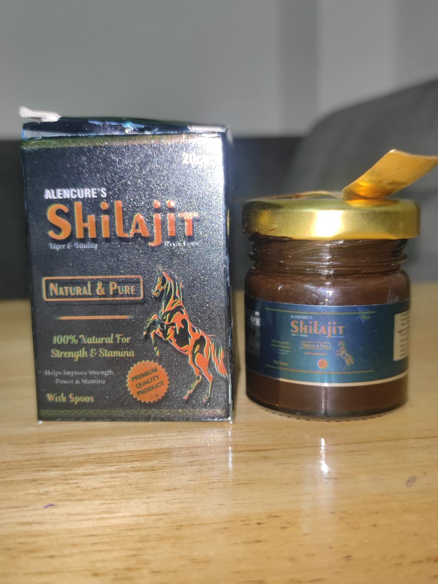 Rootsecrets1's tweet photo. What Is Shilajit? Shilajit is a sticky substance found in the rocks of Himalayas. It develops over centuries from the slow decomposition of plants. Shilajit is commonly used in Ayurvedic medicine. 
  #shilajit #stamina #ayurveda https://t.co/3TOOtRtZvp via @pinterest https://t.co/uJEi8eshXY