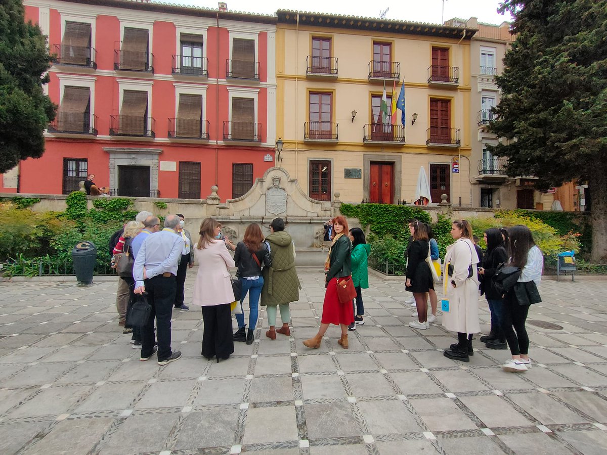 congprotocolo's tweet image. 📷 Recordando el #CIPROGRANADA22:

En la visita organizada con los colaboradores de @ConoceGranadaP, pudimos disfrutar de un paseo guiado por el barrio del Albaicín, Declarado Patrimonio de la Humanidad por la Unesco en 1994.