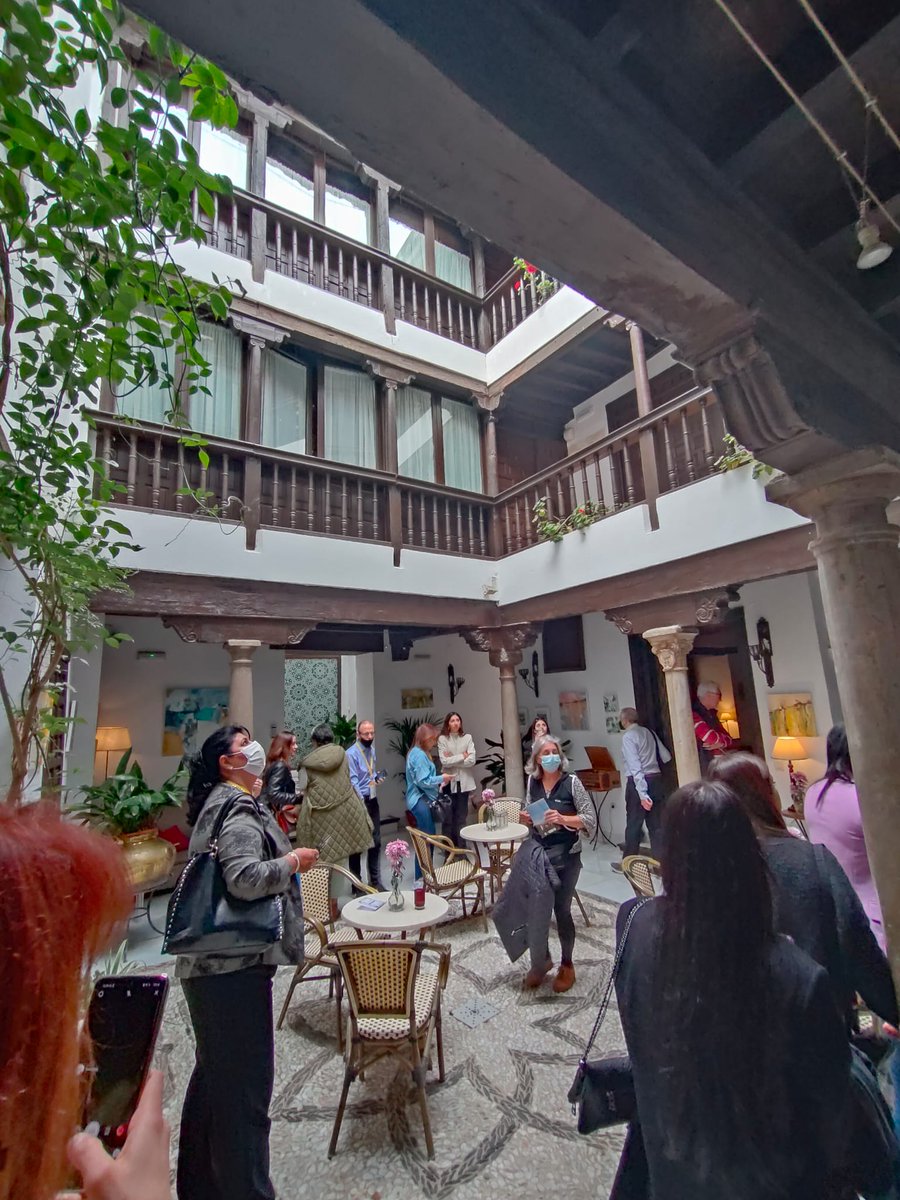 congprotocolo's tweet image. 📷 Recordando el #CIPROGRANADA22:

En la visita organizada con los colaboradores de @ConoceGranadaP, pudimos disfrutar de un paseo guiado por el barrio del Albaicín, Declarado Patrimonio de la Humanidad por la Unesco en 1994.