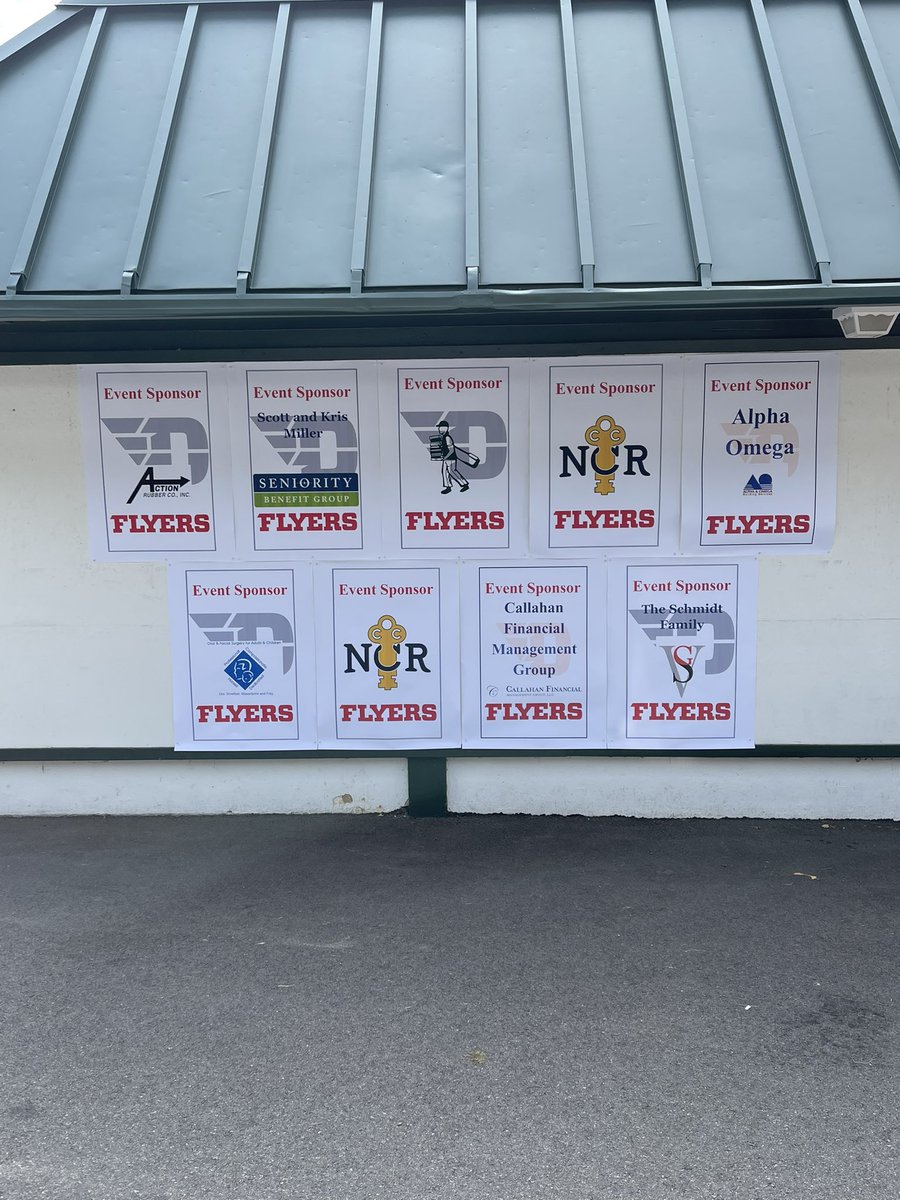 On Monday, we hosted our annual outing at Dayton Country Club. We had an opportunity to meet several of our great supporters! It was an amazing representation of what Dayton Golf is all about. Thank you to our supporters for making the day great ⛳️✈️

#UDWGOLF // #GoFlyers