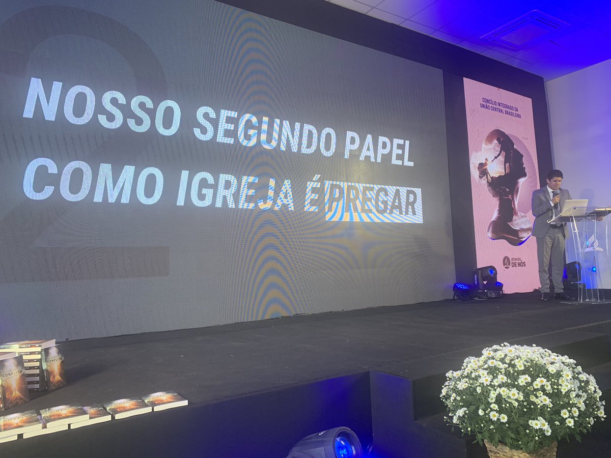 prraimundo_g's tweet photo. “Três pilares de uma igreja preparada para o tempo do fim”. @charlyssiqueira #IntegradoUCB https://t.co/BKmGyL5Z9k