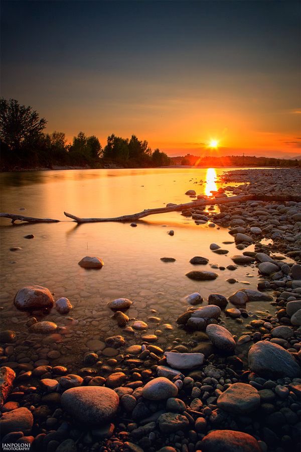 NurseLJohn707's tweet photo. Trust the magic of new beginnings.
 #nature #inspirationalquotes https://t.co/i9FQ0W4Zoz
